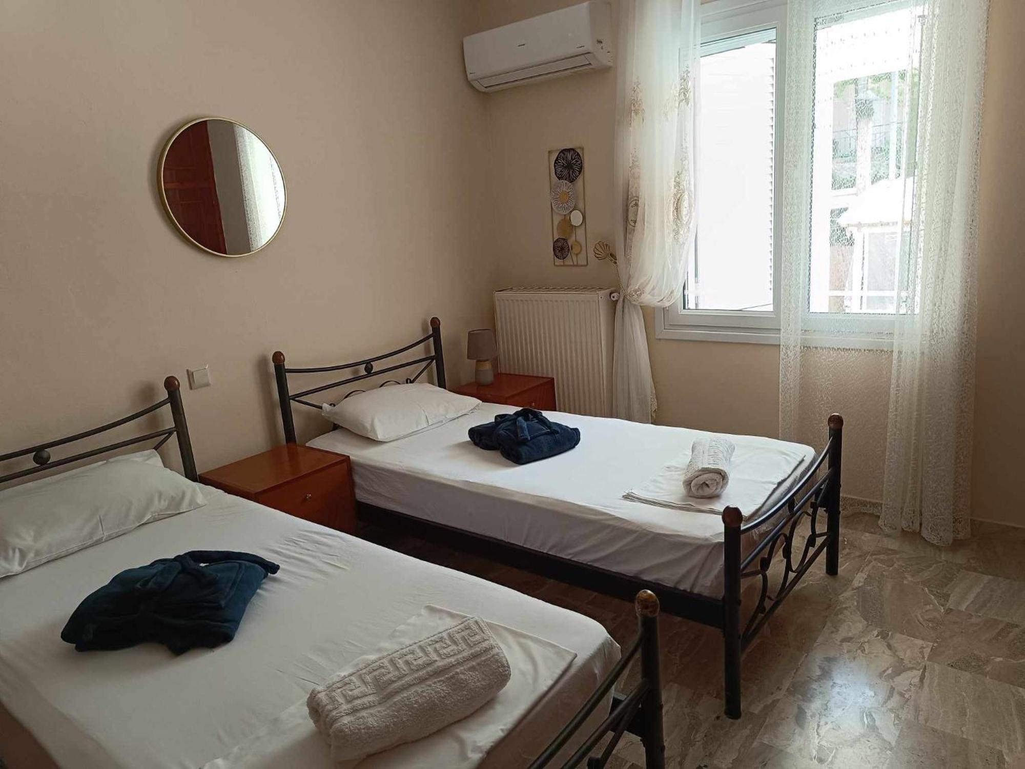 Angela Hilltop Apt 1 アルガッシ エクステリア 写真