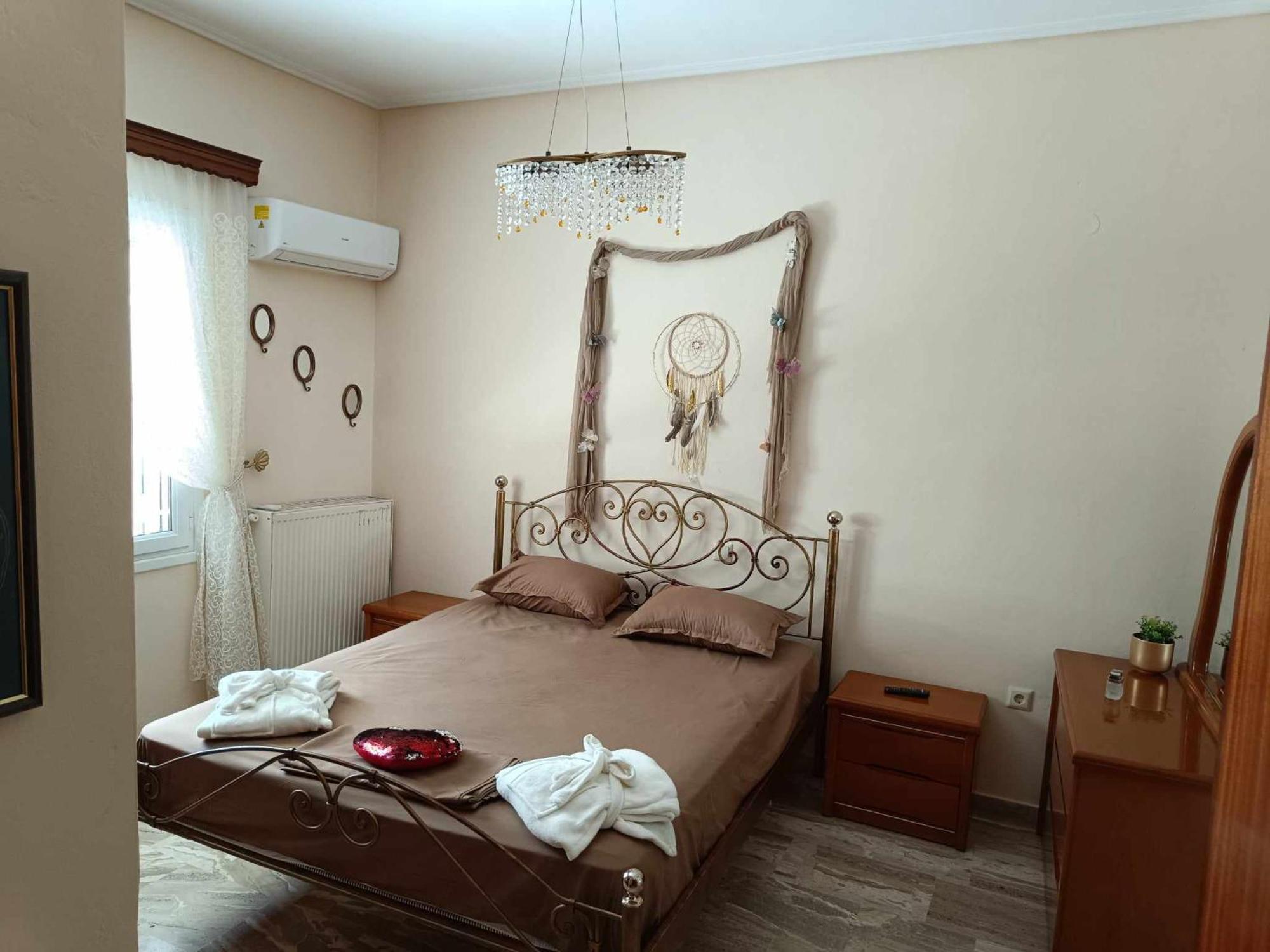 Angela Hilltop Apt 1 アルガッシ エクステリア 写真