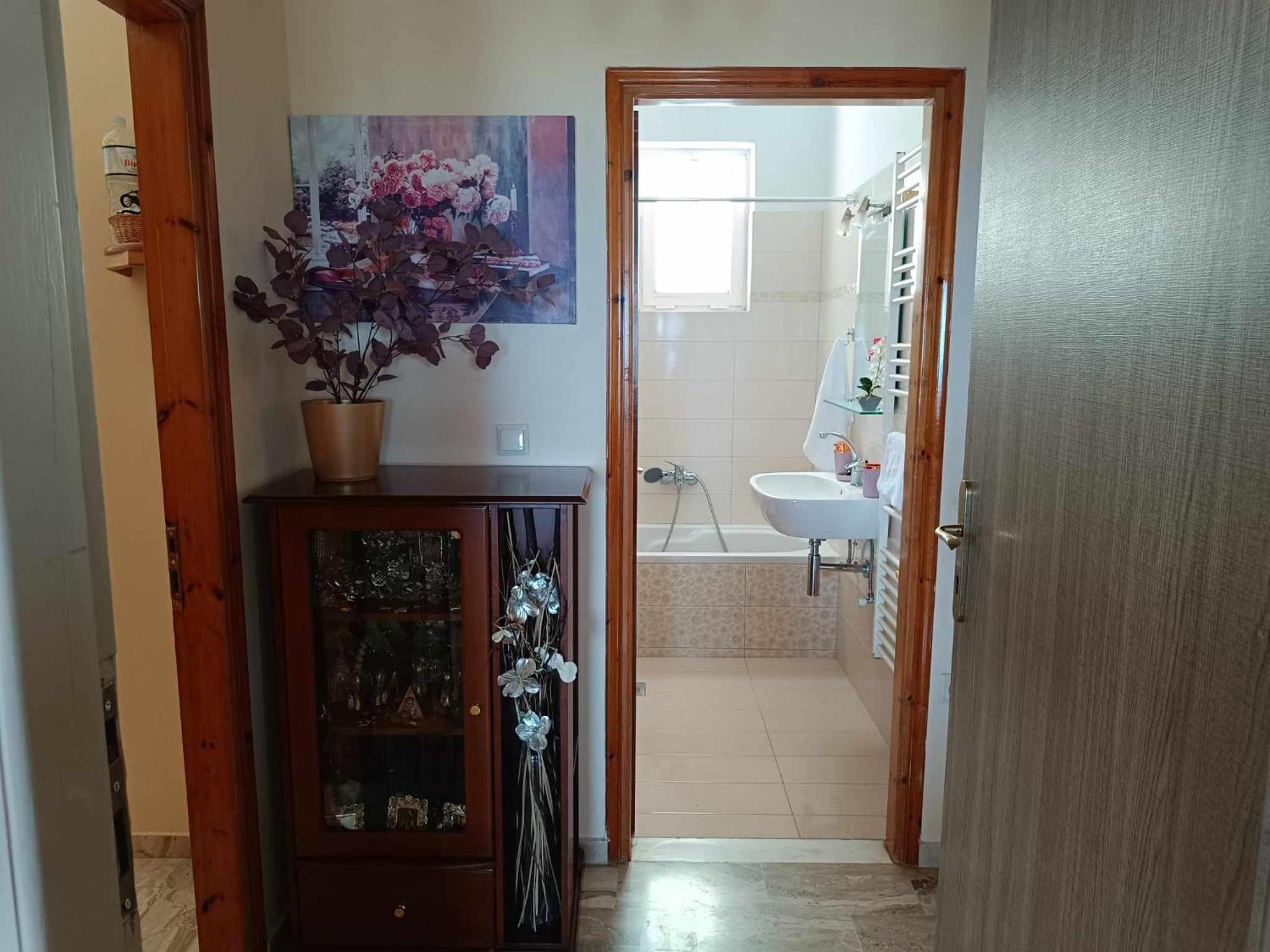 Angela Hilltop Apt 1 アルガッシ エクステリア 写真